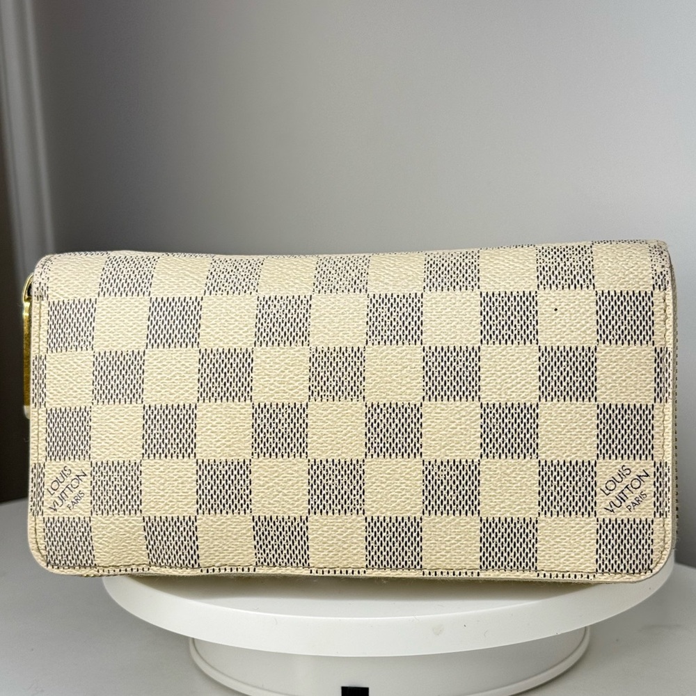 ❌❌SOLD: Authentic LOUIS VUITTON Damier Azur Zippy Wallet